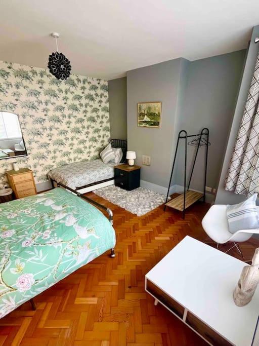 Spacious Semi-Detached Southsea House, Free Parking On Drive Portsmouth Zewnętrze zdjęcie
