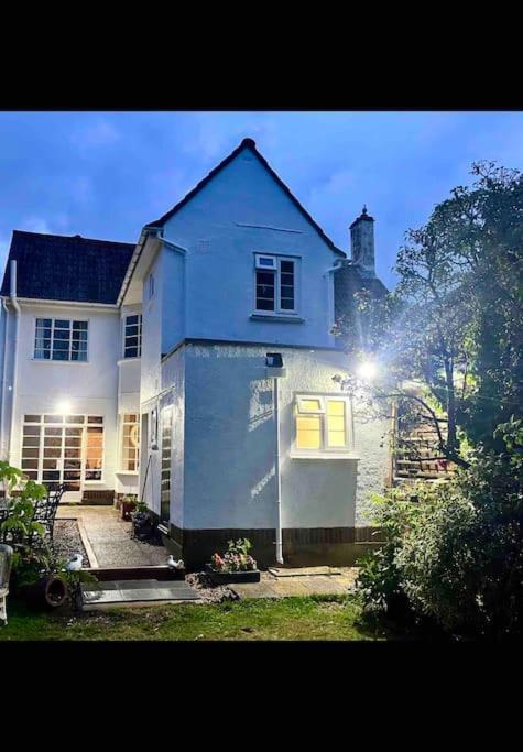 Spacious Semi-Detached Southsea House, Free Parking On Drive Portsmouth Zewnętrze zdjęcie