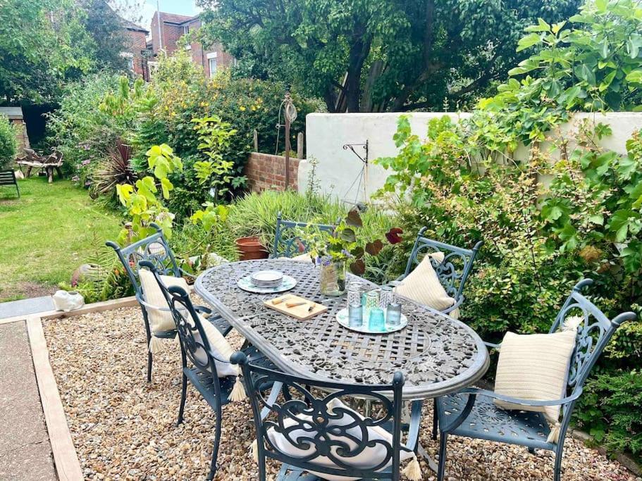 Spacious Semi-Detached Southsea House, Free Parking On Drive Portsmouth Zewnętrze zdjęcie