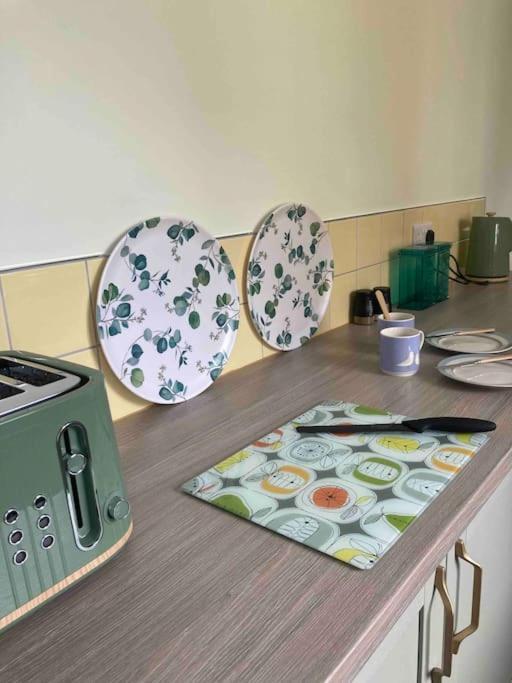 Spacious Semi-Detached Southsea House, Free Parking On Drive Portsmouth Zewnętrze zdjęcie
