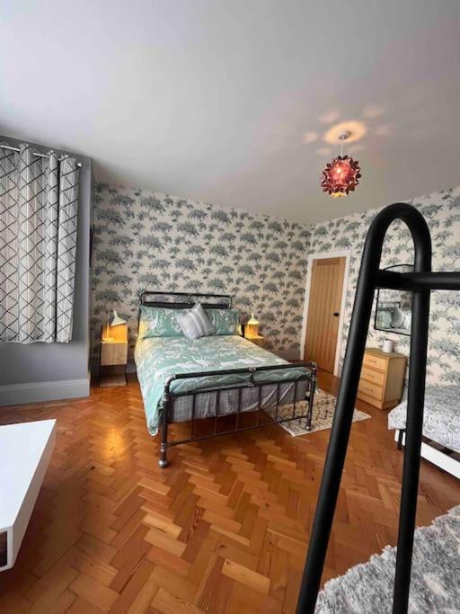 Spacious Semi-Detached Southsea House, Free Parking On Drive Portsmouth Zewnętrze zdjęcie